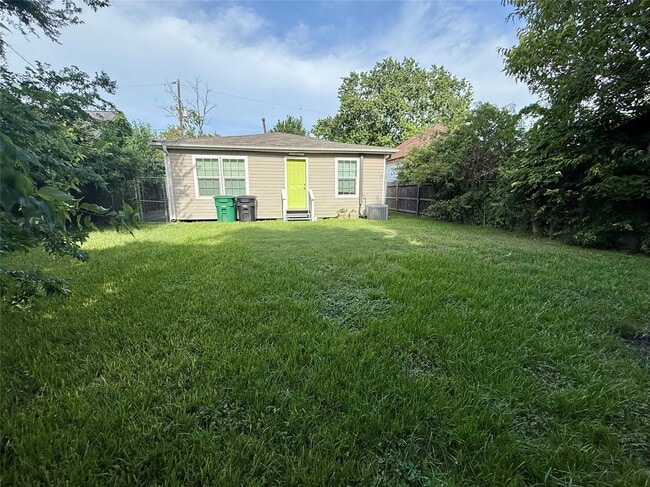 Building Photo - 5006 Terry St