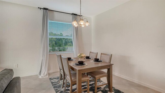 Building Photo - 10896 Pinot Dr