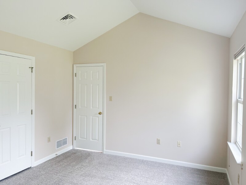 Building Photo - 21 Oakgrove Ln