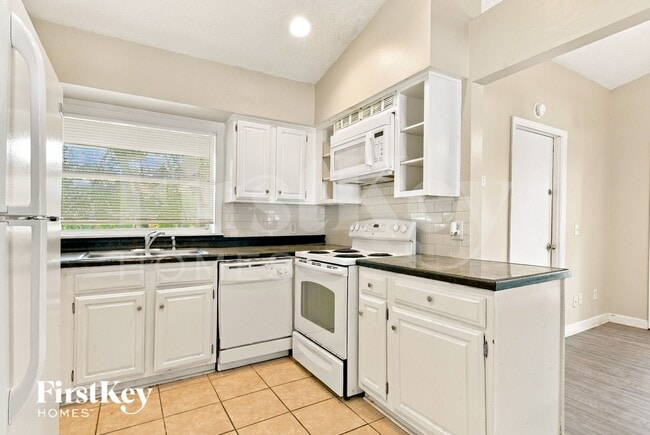 Building Photo - 1521 Dess Dr