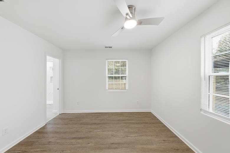 Building Photo - Room in House on Lincoln St SW