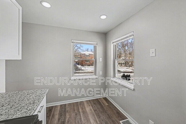 Building Photo - 326 Ernst Ave