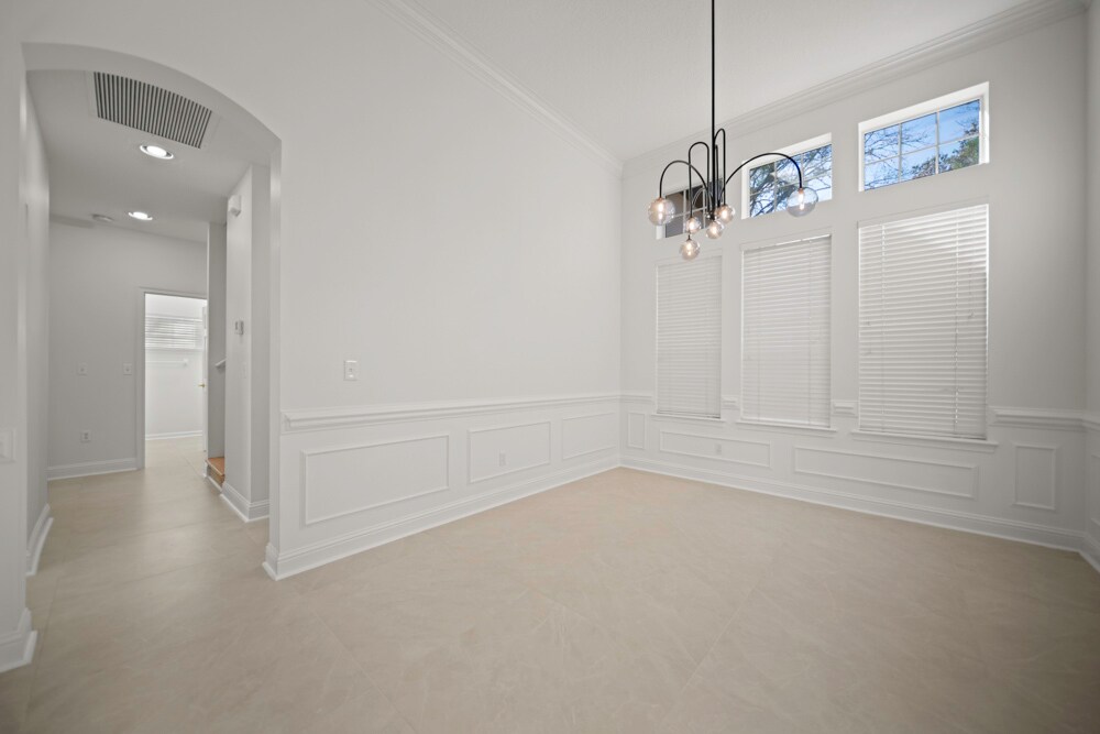 Building Photo - 10061 Vineyard Lake Rd E