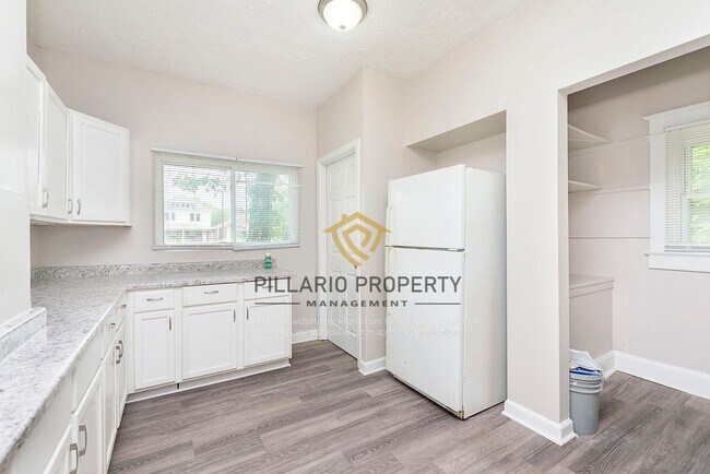 Building Photo - 3-Bedroom Home Near Tuxedo Park with 2-Car Garage, Available NOW!