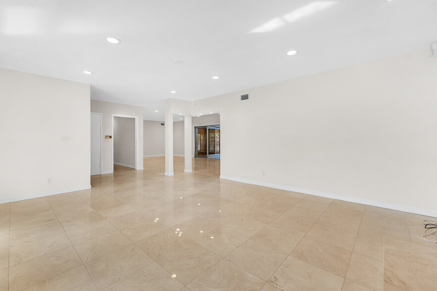 Building Photo - 4615 Arriba Dr