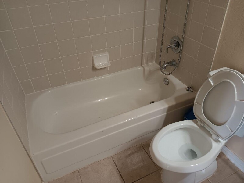 Building Photo - 7025 Hemlock Ave