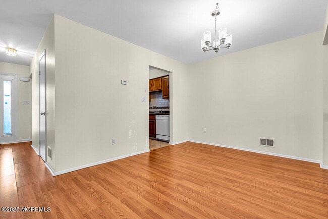 Building Photo - 438 Oak Knoll Dr