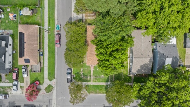 Building Photo - 3301 Marne Ave