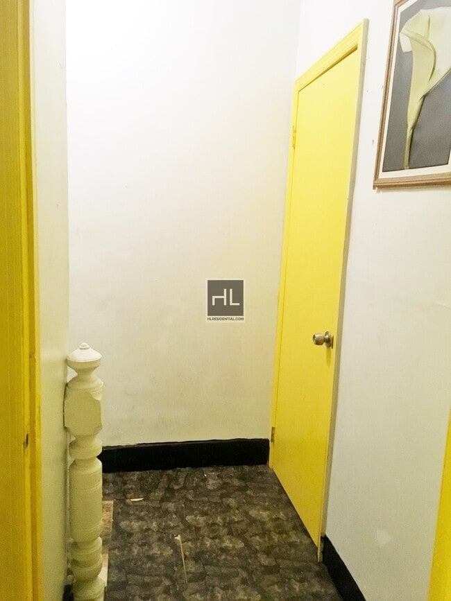 Building Photo - ROOM FOR RENT EVEYTHING INCLUDED  HALSEY S...