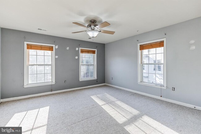 Building Photo - 523 Triadelphia Way