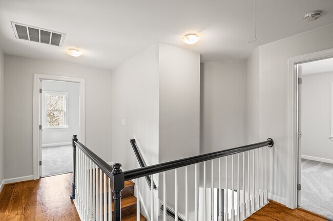 Building Photo - 309 Caraway Ln