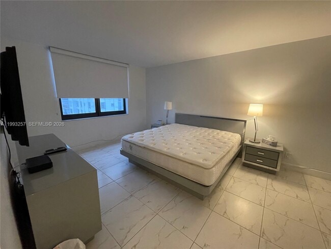 Building Photo - 2301 S Ocean Dr