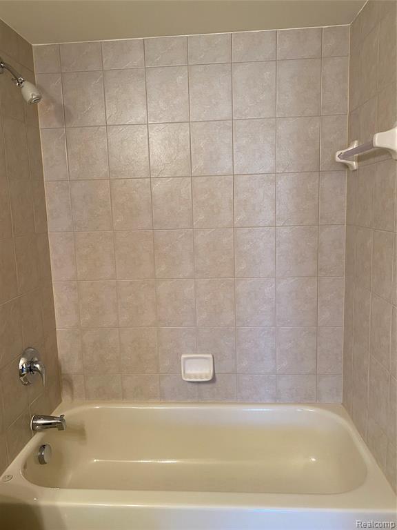 Building Photo - 1046 Lorenzo Ct