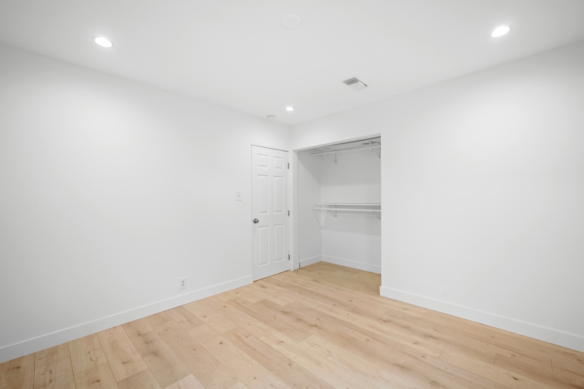 Building Photo - 1546 Glenwood Rd