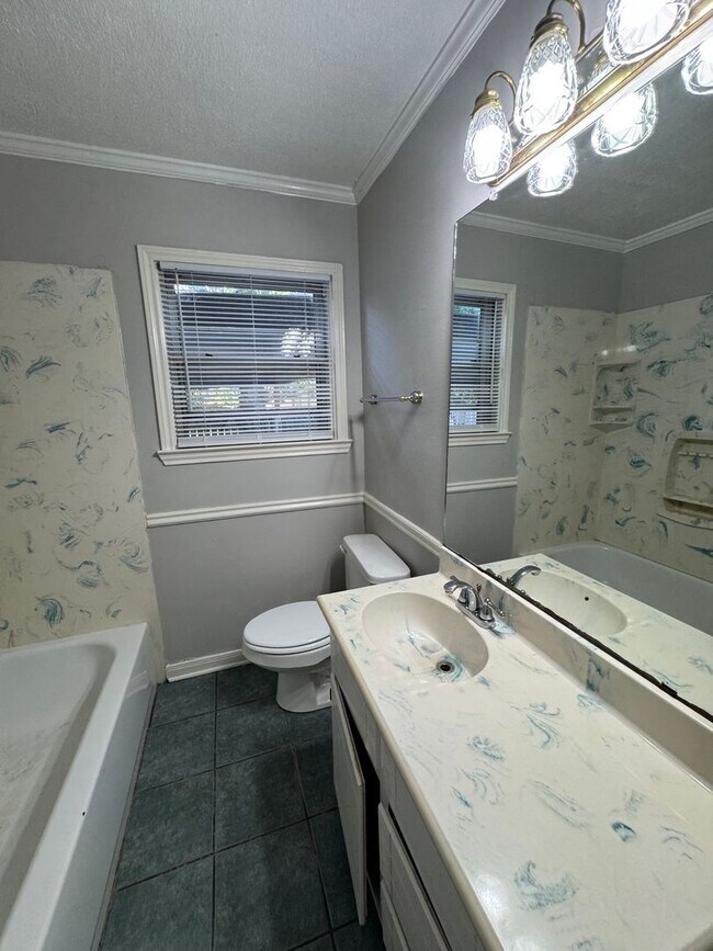 Building Photo - 2232 N 41st St