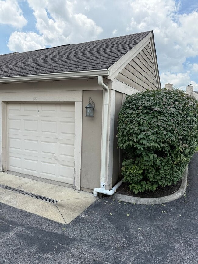 Building Photo - 3398 Fishinger Mill Dr