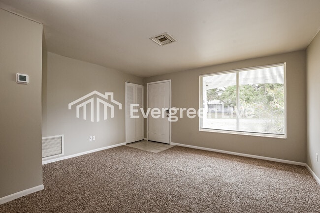 Building Photo - 2038 Keyes Ln