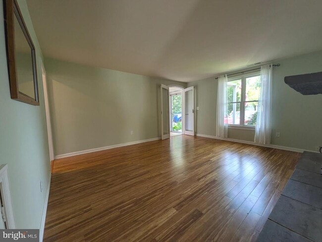 Building Photo - 965 Chester River Dr