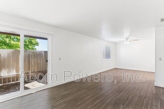 Building Photo - 2529 Greenwood Ln