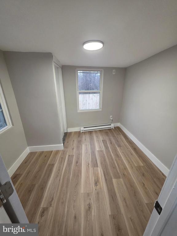 Building Photo - 158 W Green St