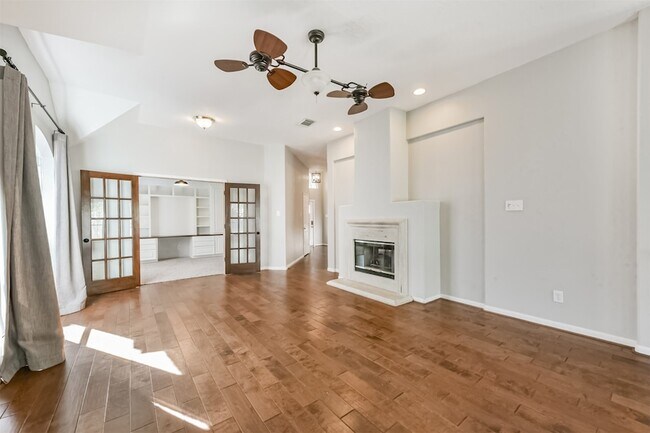 Building Photo - 13203 Yaupon Holly Ln