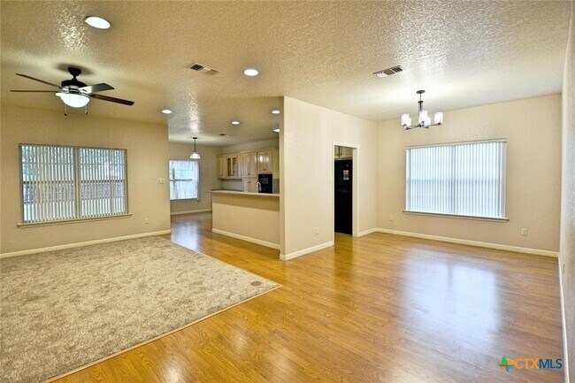 Building Photo - 2725 Diamond Trail