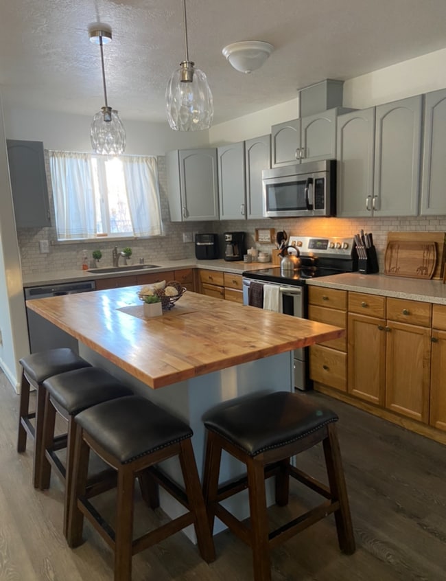 Building Photo - 1100 W Nugget Ave