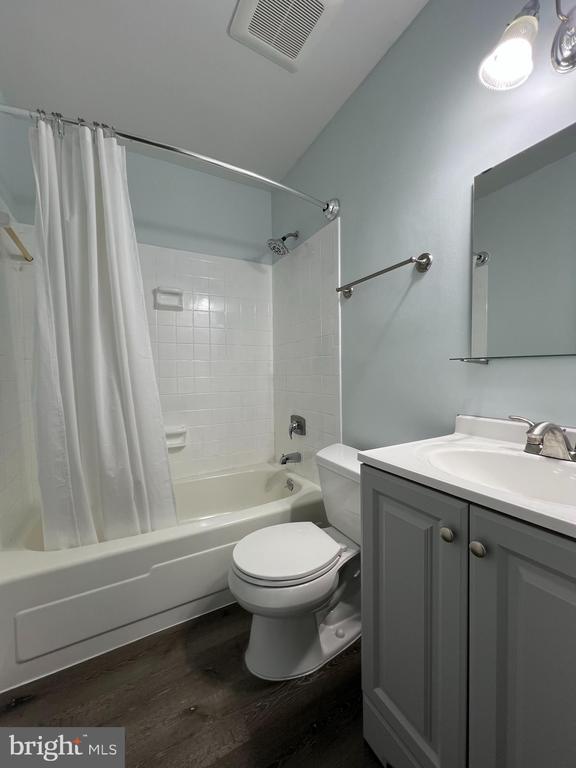 Building Photo - 12320 Woodlawn Ct