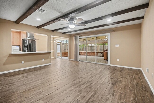 Building Photo - 16807 David Glen Dr