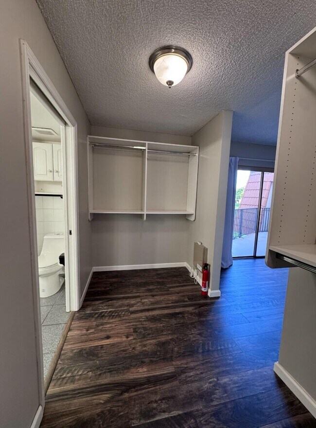 Building Photo - 1532 W Harmony Lake Cir