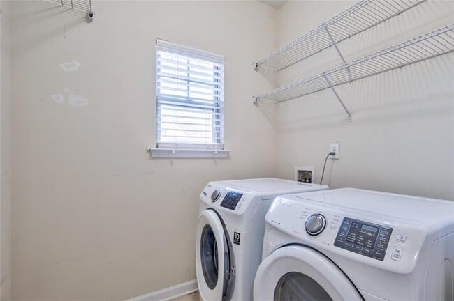 Building Photo - 5390 Breckinridge Ln