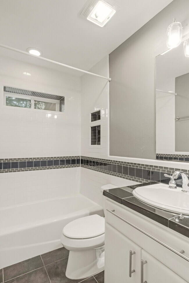 Building Photo - 701 Azie Morton Rd