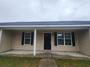 Building Photo - 6000 Susan Cir