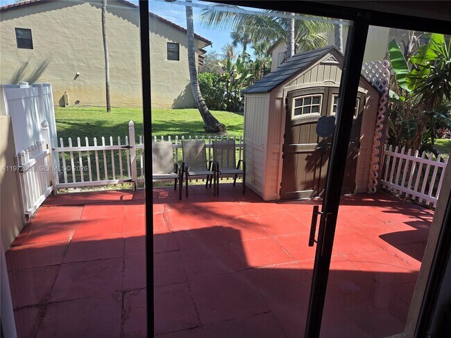 Building Photo - 4916 Sheridan St