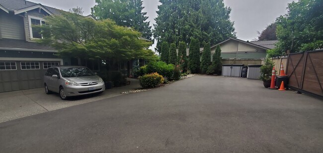 Building Photo - 1611 Vernon Rd