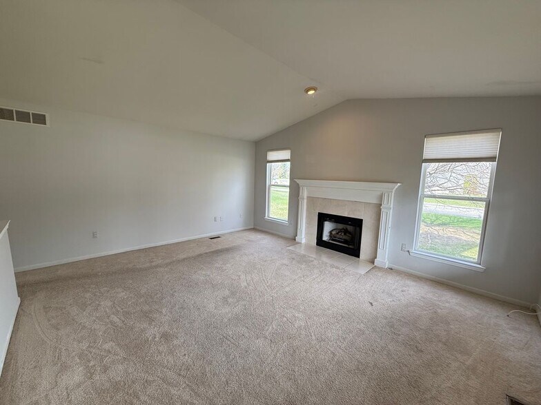 Building Photo - 41506 Greenspire Dr