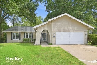 Building Photo - 213 Hollyberry Ct
