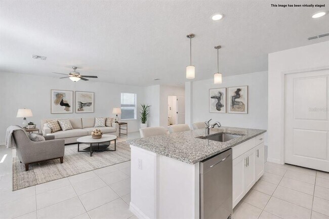 Building Photo - 9913 Jackfruit Ct