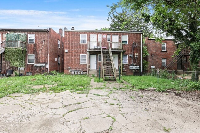 Building Photo - 987 Lilley Ave