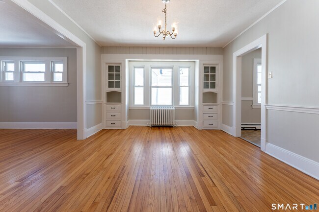 Building Photo - 45 Boulanger Ave