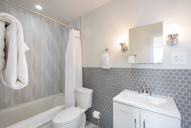 Building Photo - 1822 15th St NW