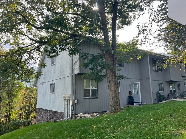 Building Photo - 1229 Augusta Ave