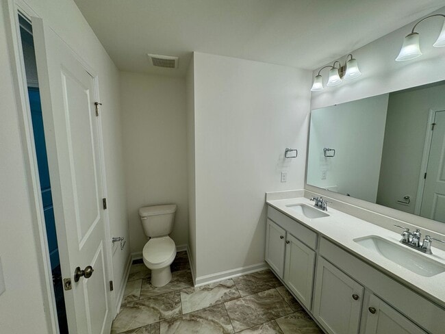 Building Photo - Beautiful New 3BR/2.5BA Townhouse