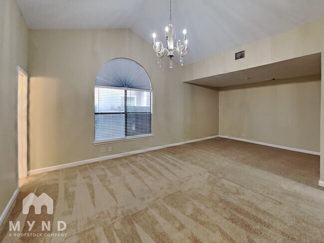 Building Photo - 3403 Shallow Grove