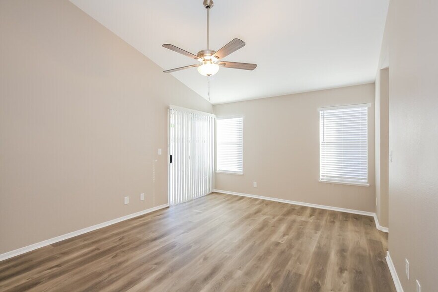 Building Photo - 4409 Ocean Breeze Ave
