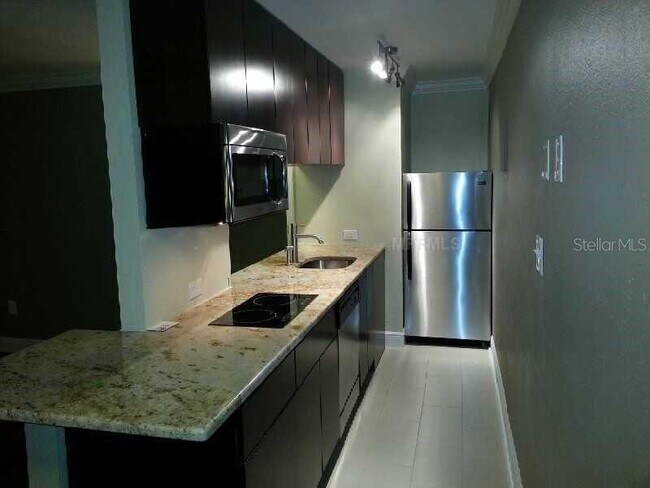 Building Photo - 1301 S Howard Ave