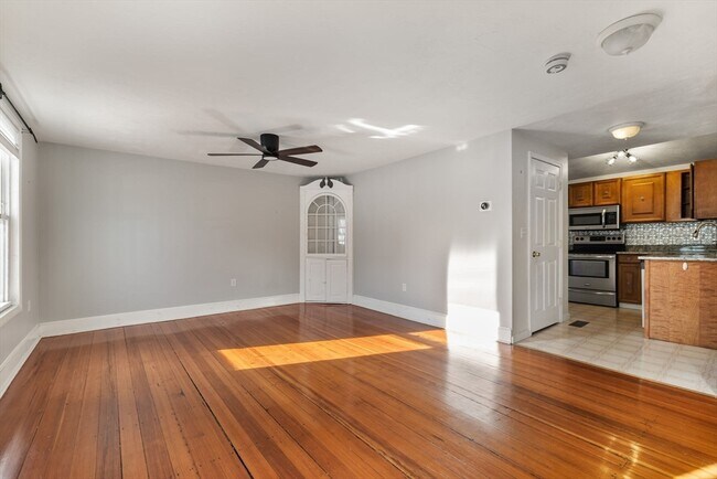 Building Photo - 12 Wright St