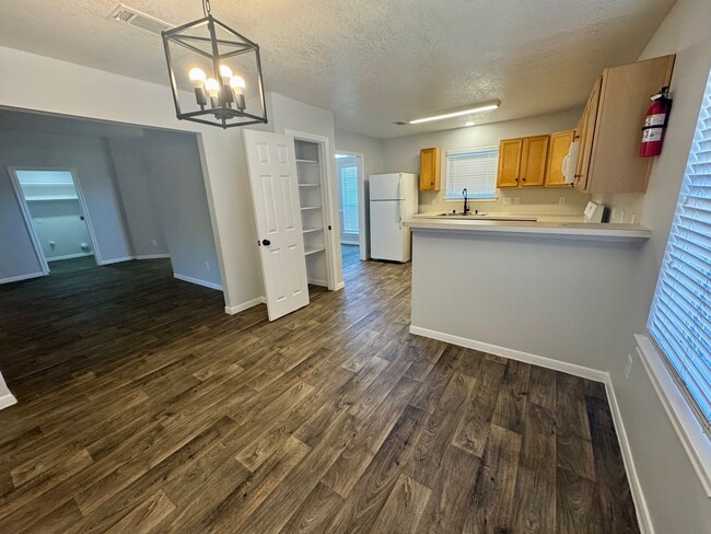 Building Photo - 141 Green Isle Ave