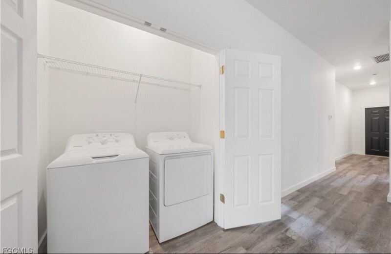 Building Photo - 1027 Meadow Rd