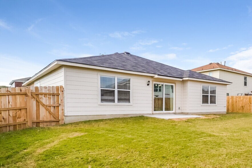 Building Photo - 15810 Brisbane Dr